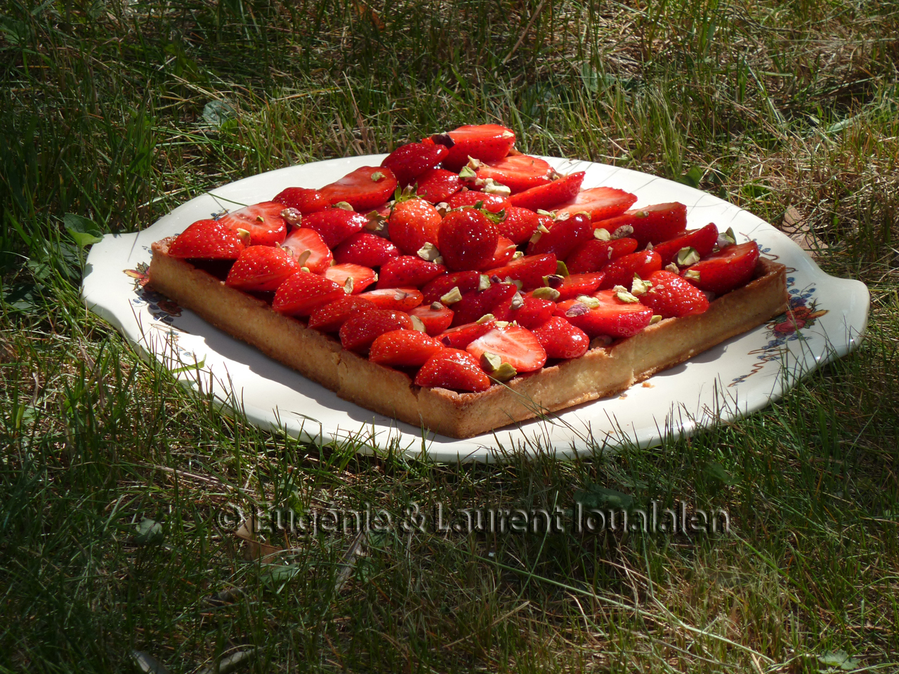 Tarte aux fraises et crème de pistaches aux zestes de combava